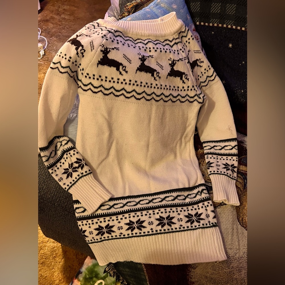 SHEIN Cream Colored Sweater with festive reindeer design